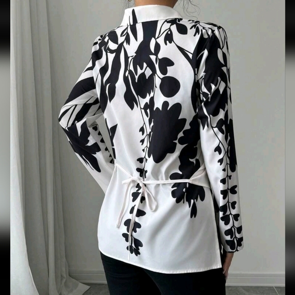 Ladies Positioned Floral Cinched Cinched Waist Cuff Long Sleeve Shir - Picture 2 of 4